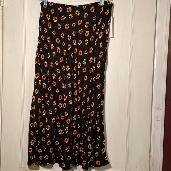 RVCA Dresses & Skirts - New! RVCA Sunflower Print Slip Skirt